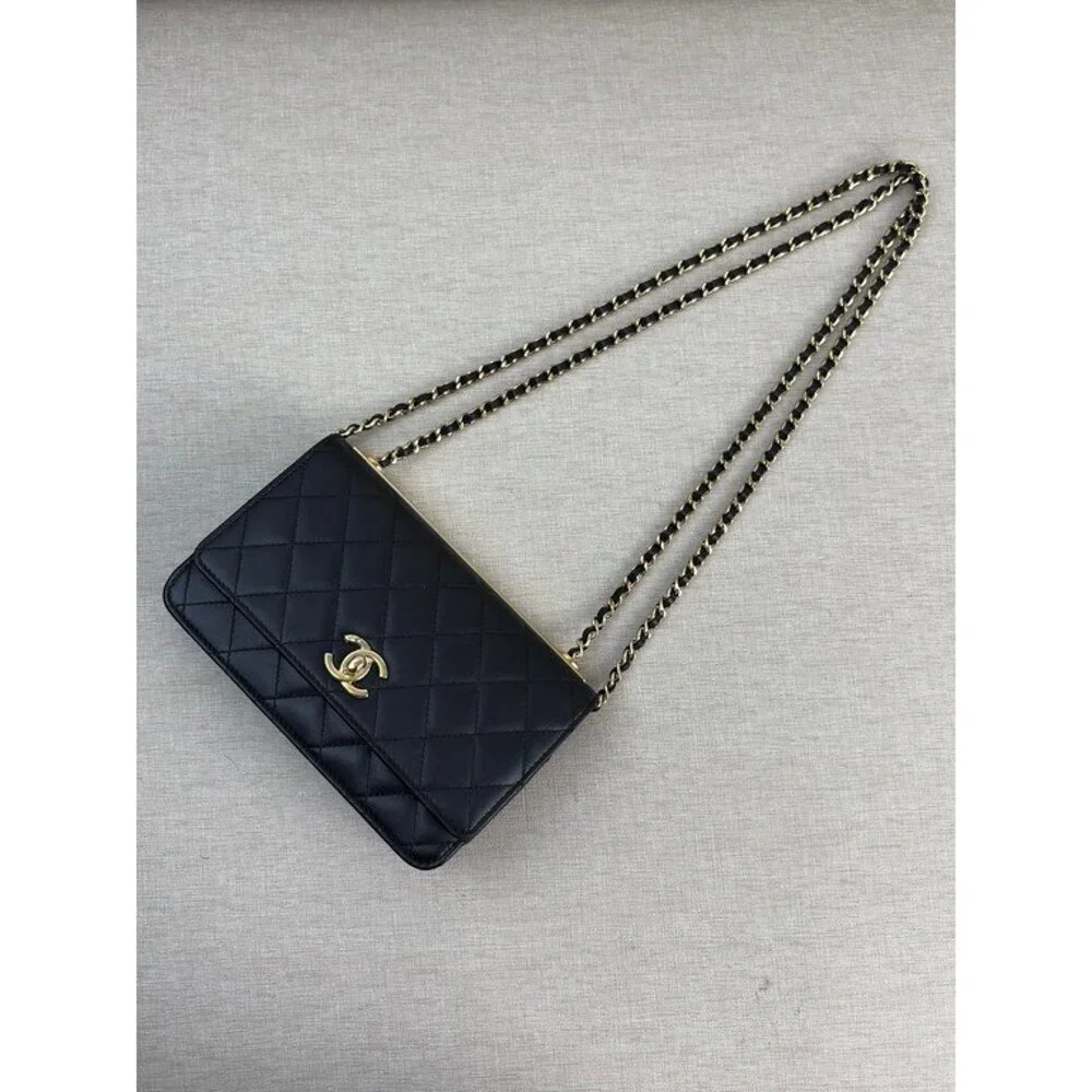 CHANEL Black Lambskin Trendy CC Wallet on Chain GHW
